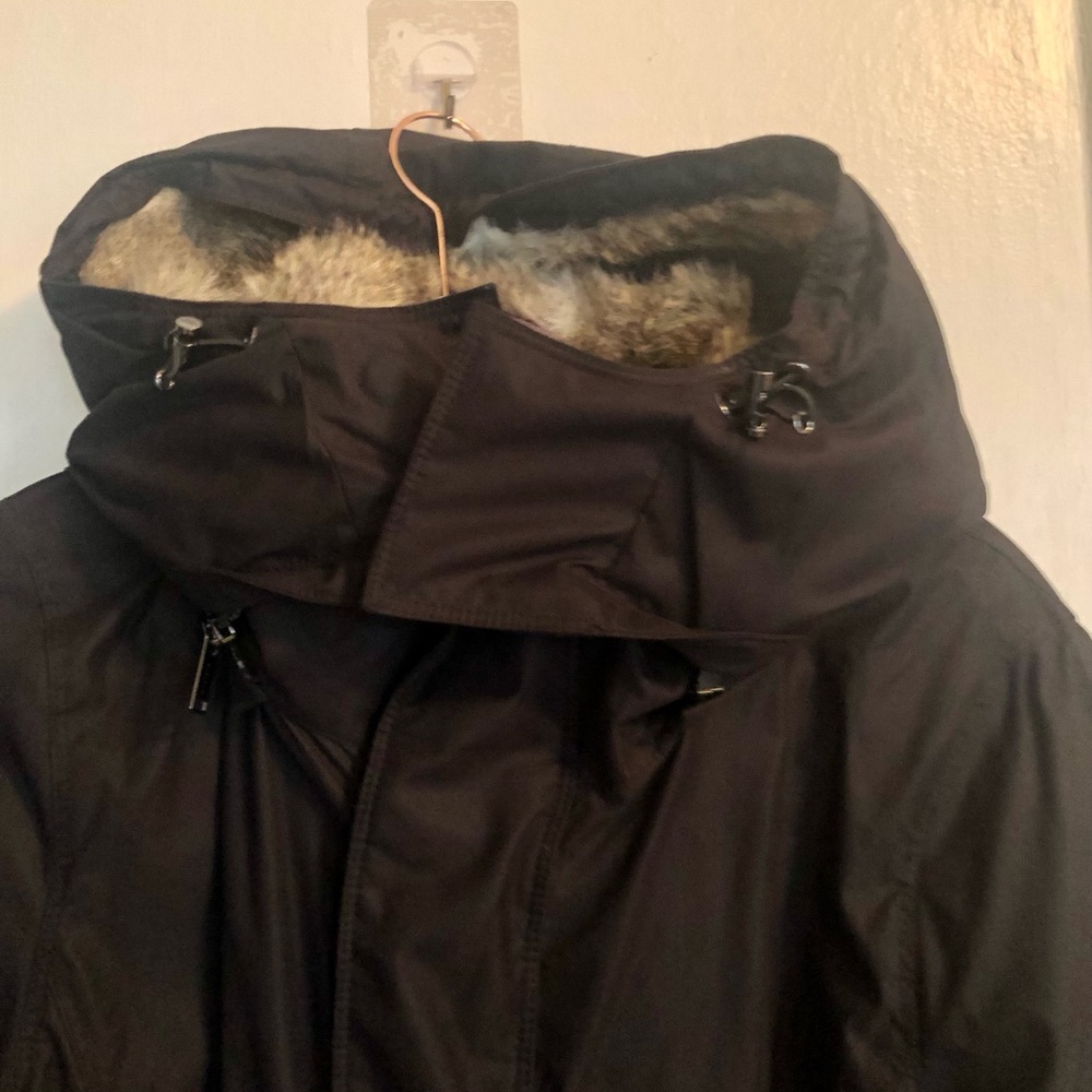 Aritzia-Babaton
Oskar Parka - Picture 16 of 16